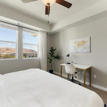 Designer Apt With Jacuzzi, Pool & Mountain Views Sparks Exterior photo